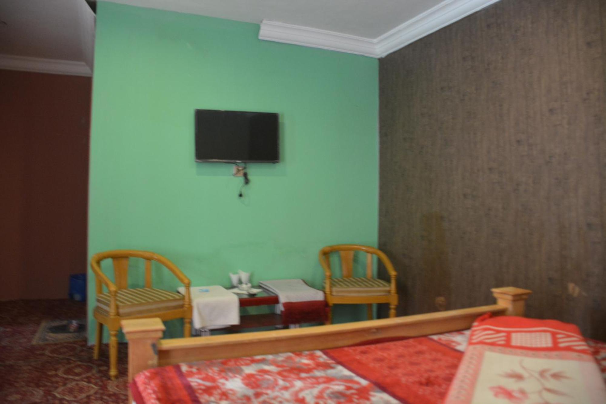 Hotel Pine Hills, Naran Exterior photo