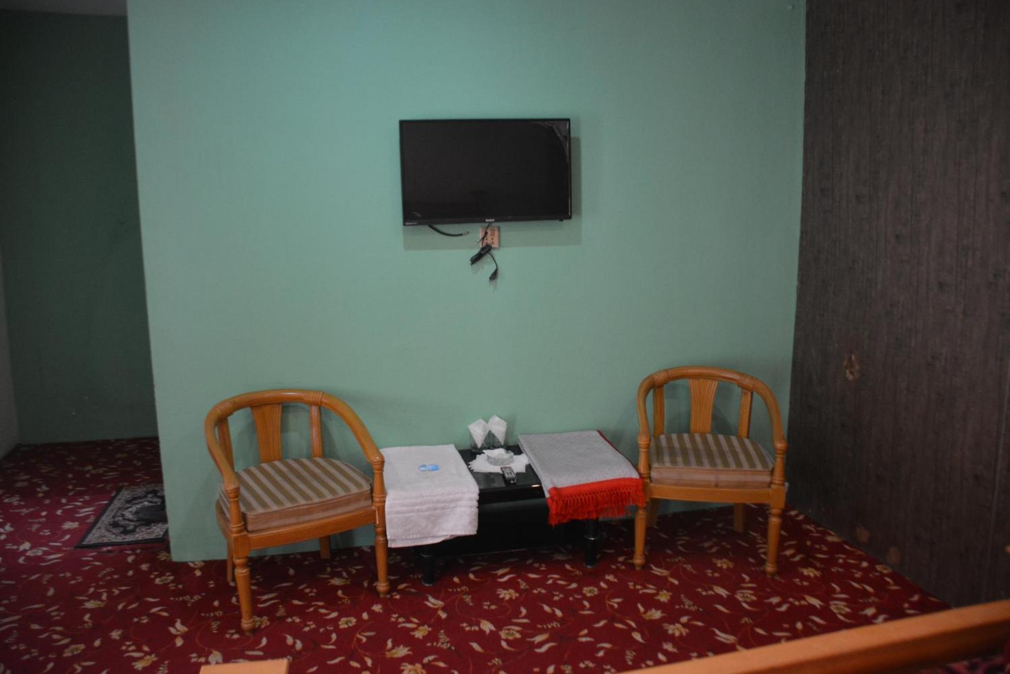 Hotel Pine Hills, Naran Exterior photo