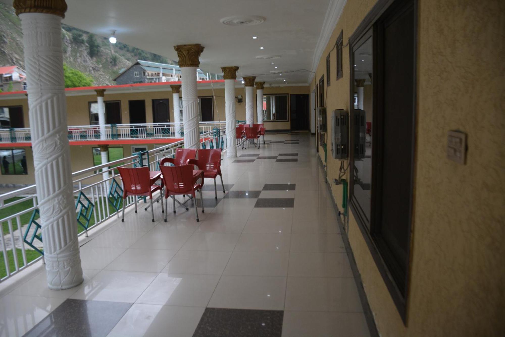 Hotel Pine Hills, Naran Exterior photo