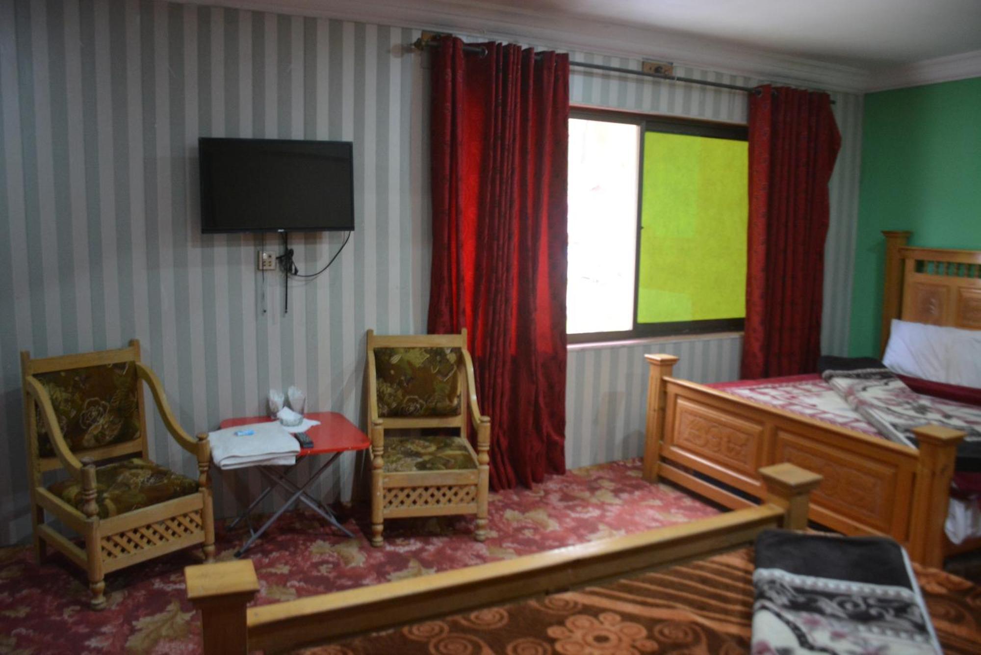 Hotel Pine Hills, Naran Exterior photo