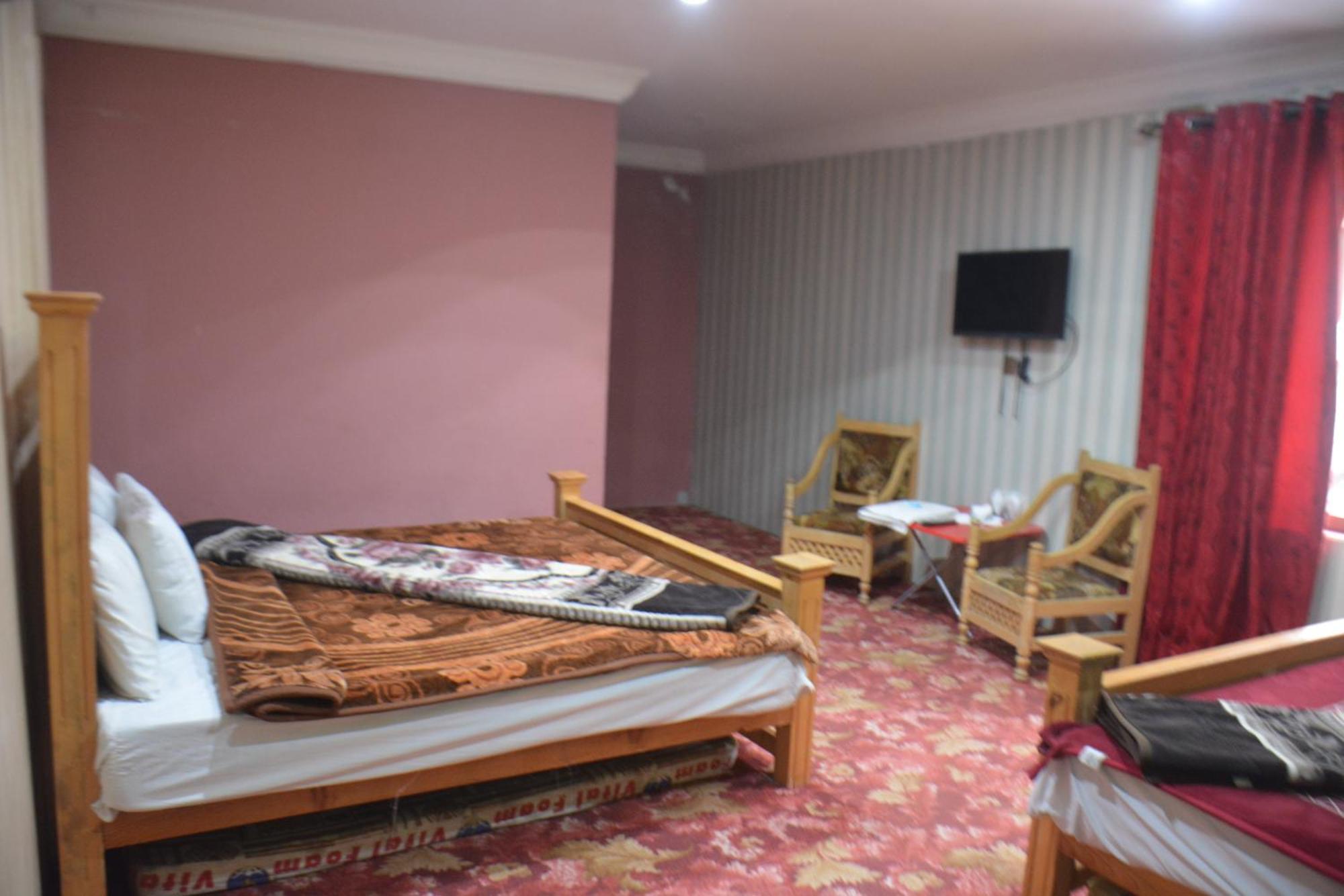 Hotel Pine Hills, Naran Exterior photo