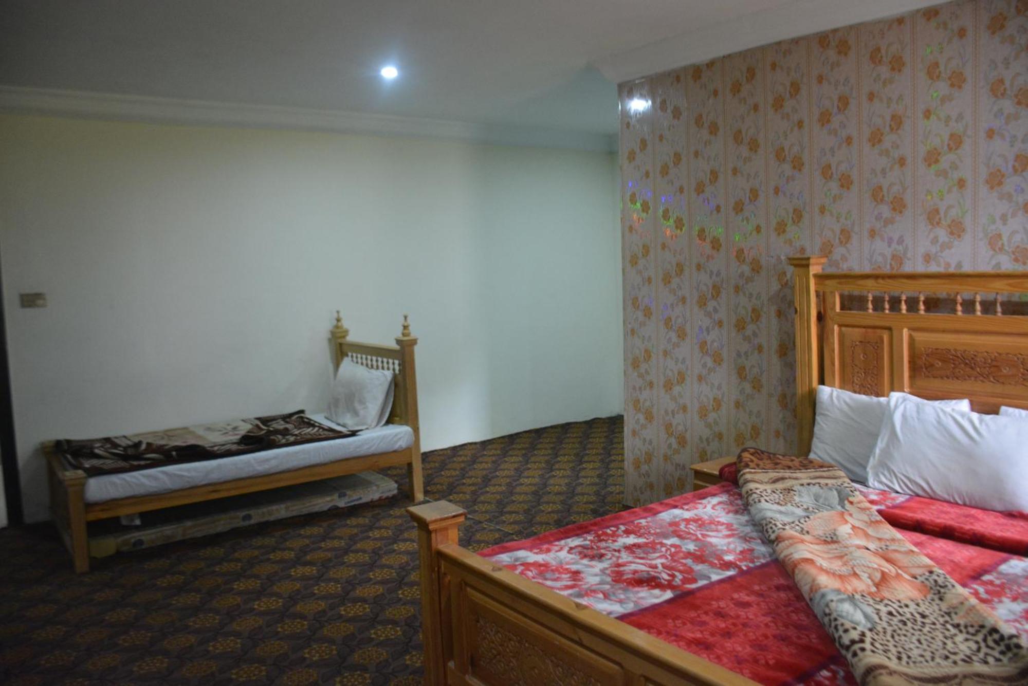 Hotel Pine Hills, Naran Exterior photo