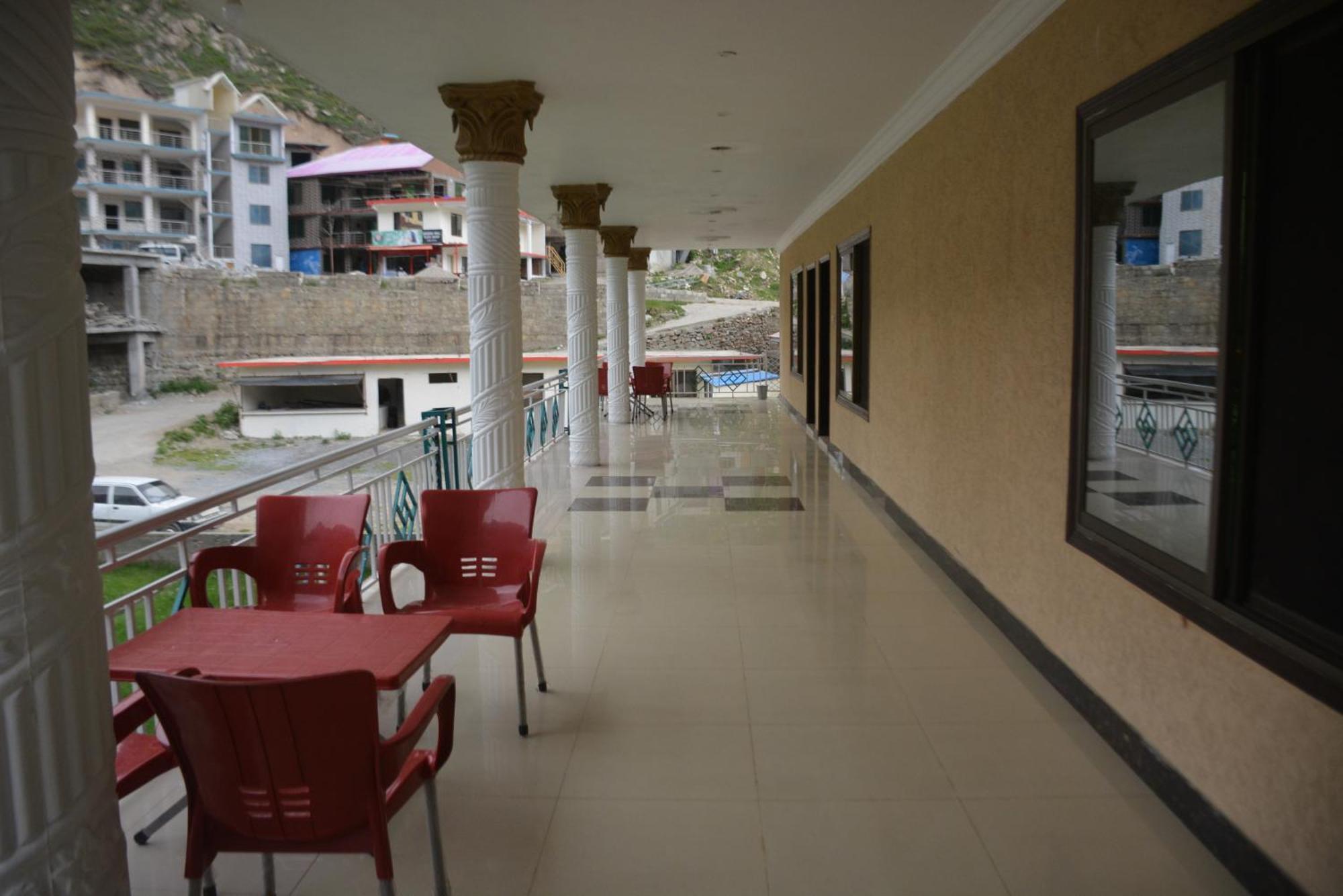 Hotel Pine Hills, Naran Exterior photo