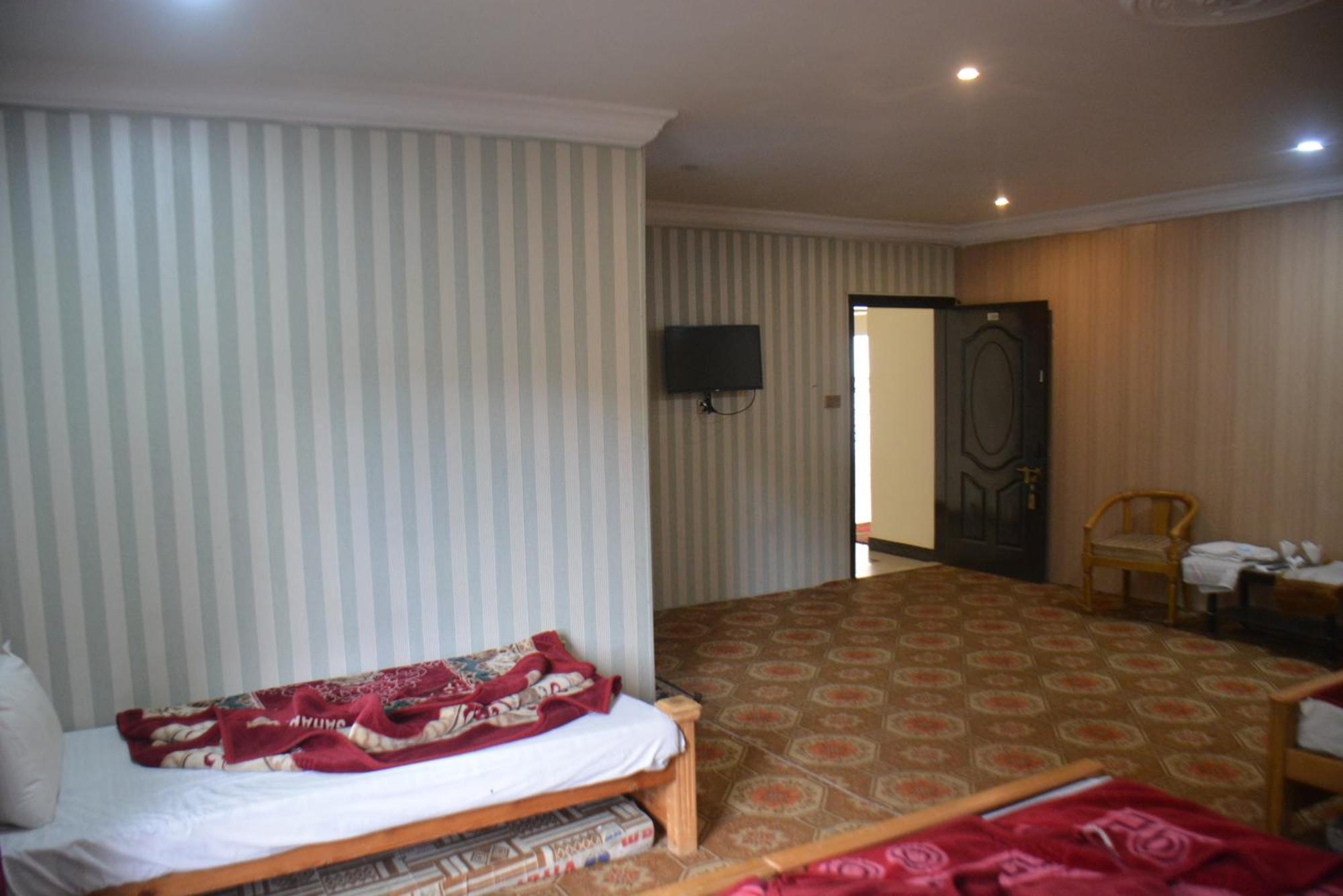 Hotel Pine Hills, Naran Exterior photo