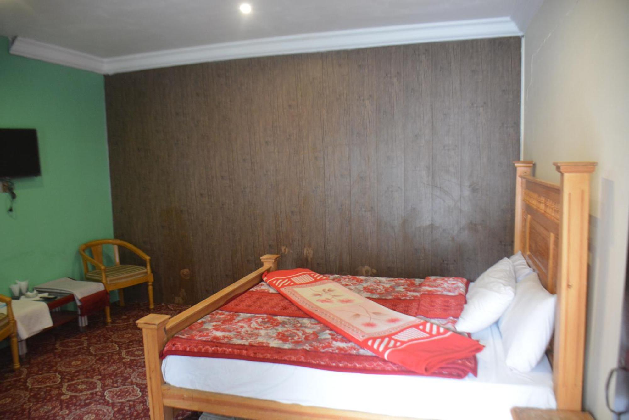Hotel Pine Hills, Naran Exterior photo